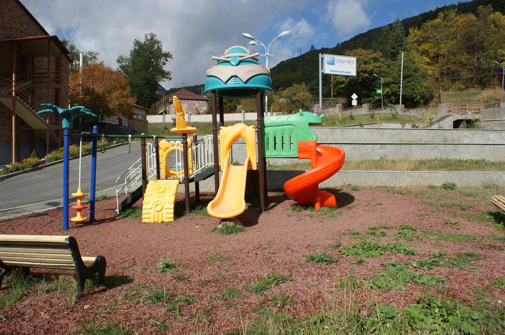 Tsaghkahovit Hotel Tsaghkadzor Dış mekan fotoğraf